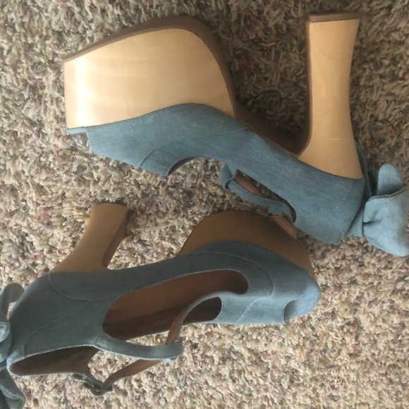 Fun Jean Material and Wood Sandal - Picture 3 of 7